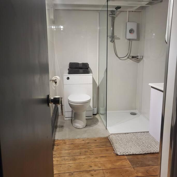 21 Mini Loft Apartment - Great Location - Comfy King Size Bed Brighton Eksteriør bilde